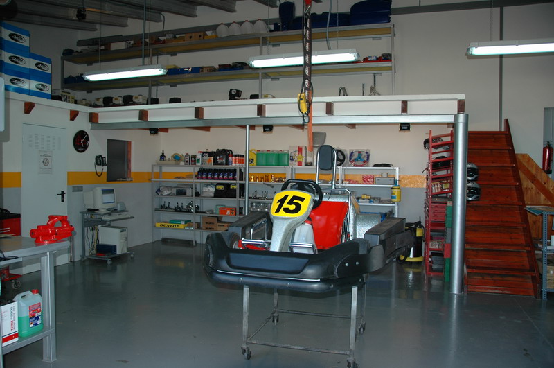 Où trouver un garage spécialisé dans les pièces et accessoires de karts ?